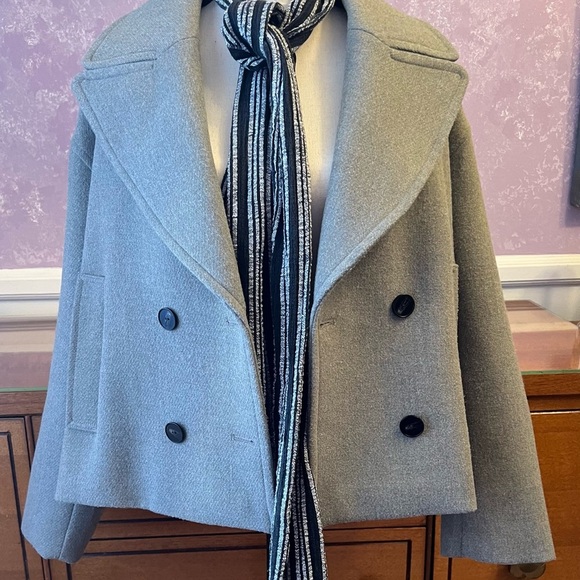 Flattering Zara Women's Double Breasted, Cropped Pea Coat - Picture 4 of 13